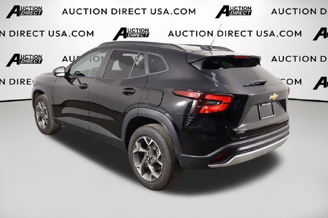 Used 2026 Chevrolet Trax LT FWD image 43