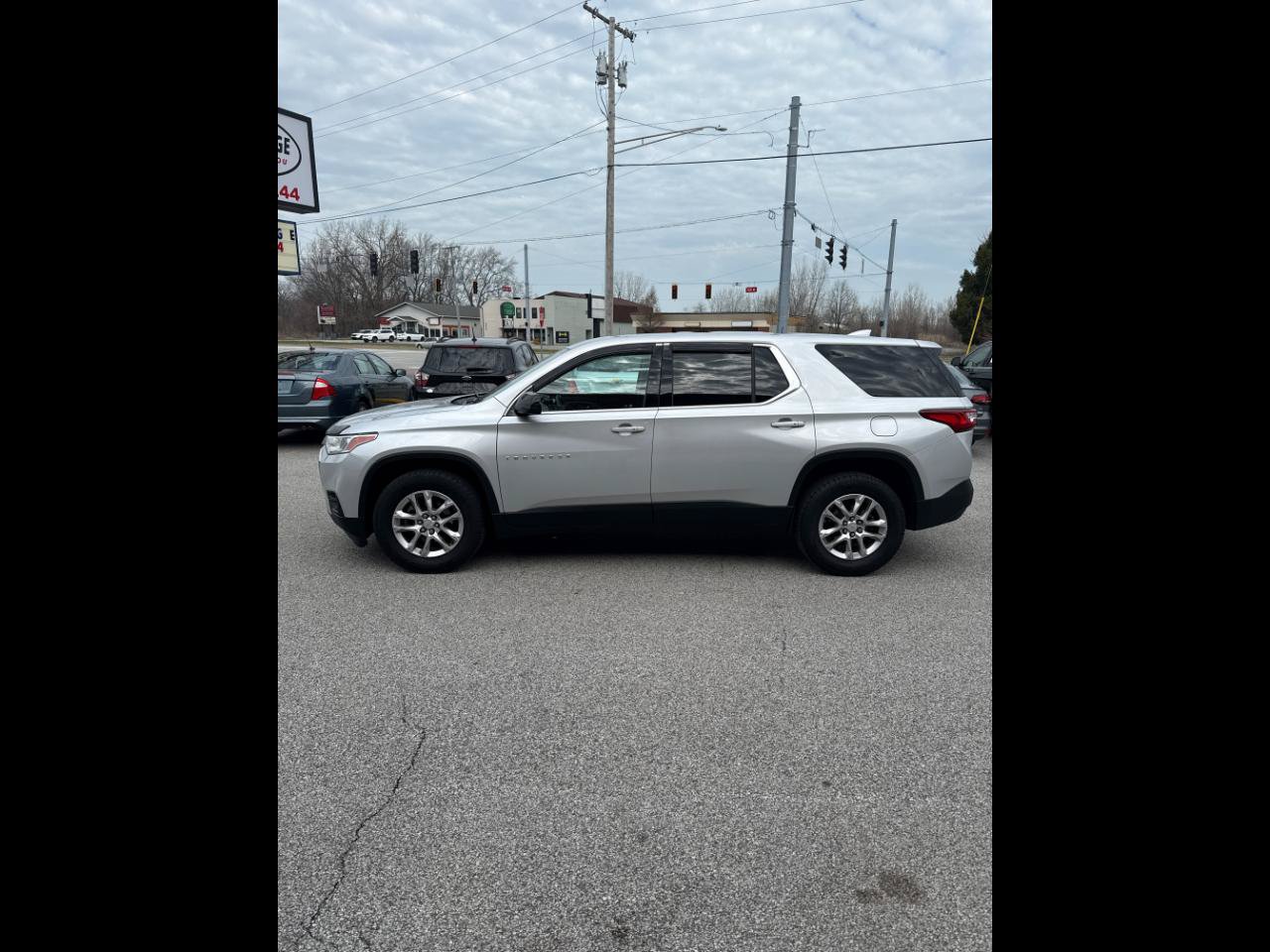 Used 2018 Chevrolet Traverse LS w/ LPO, Floor Liner Package FWD image 2