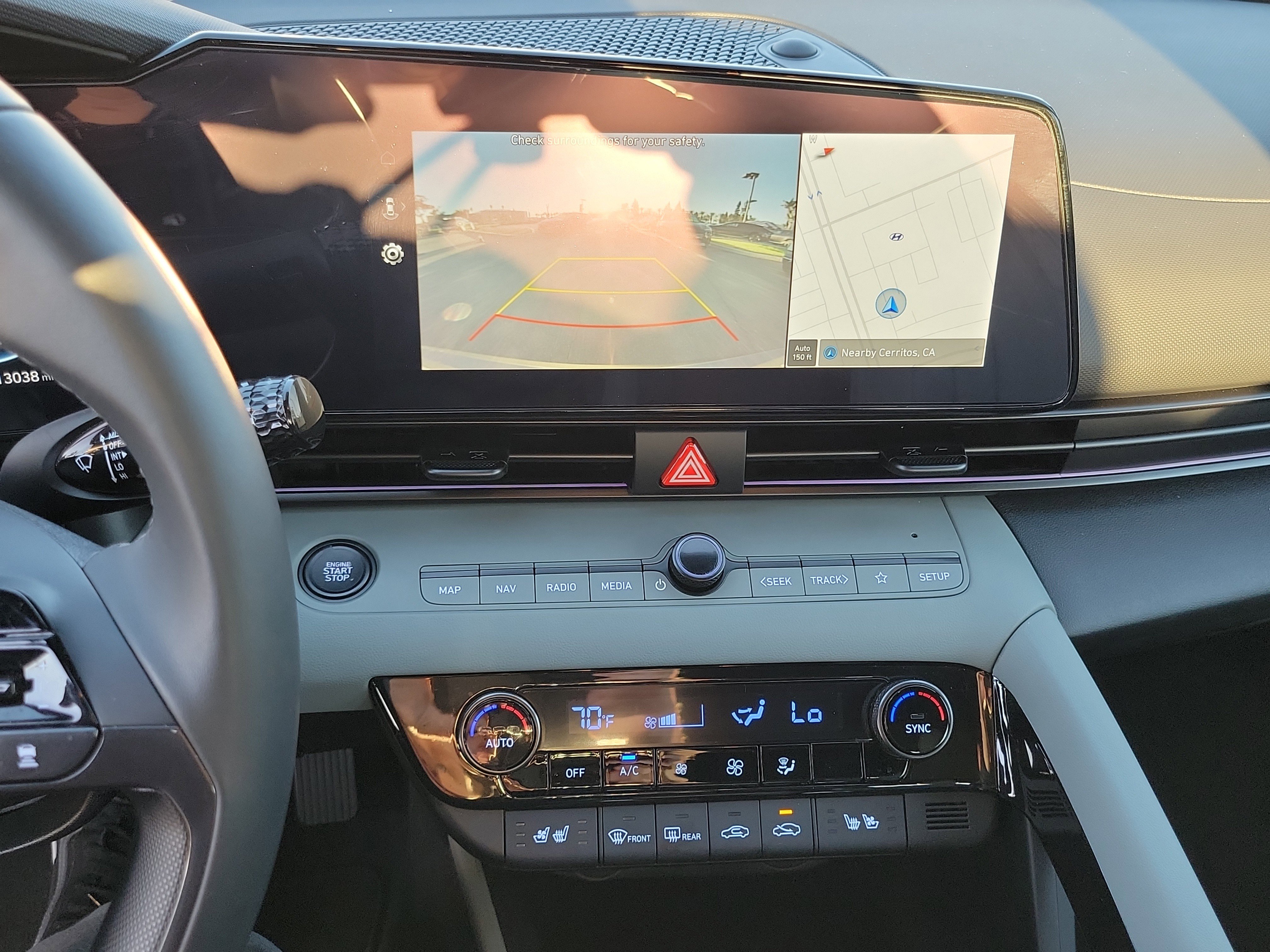 Certified 2025 Hyundai Elantra Limited image 12