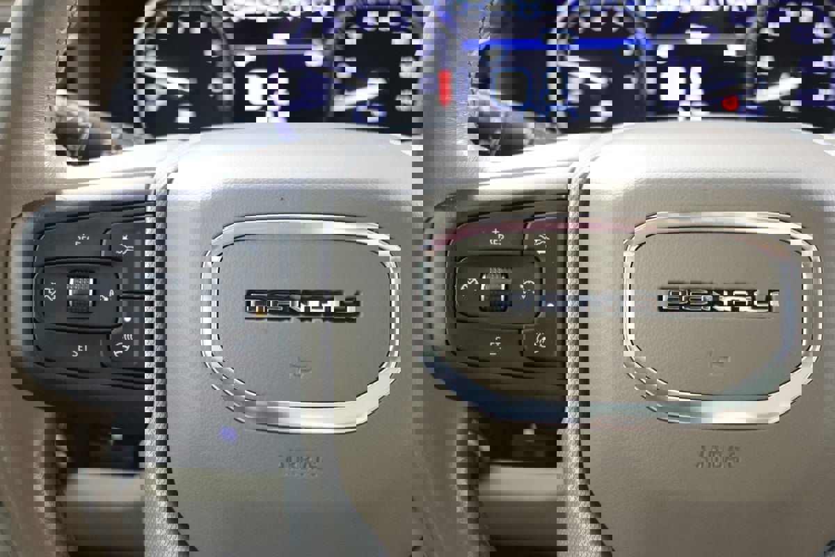 Used 2021 GMC Yukon XL Denali w/ Denali Ultimate Package image 30