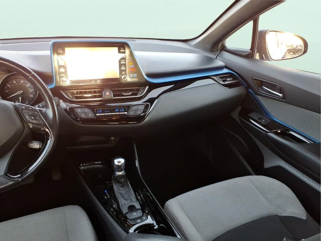 Used 2019 Toyota C-HR XLE image 13