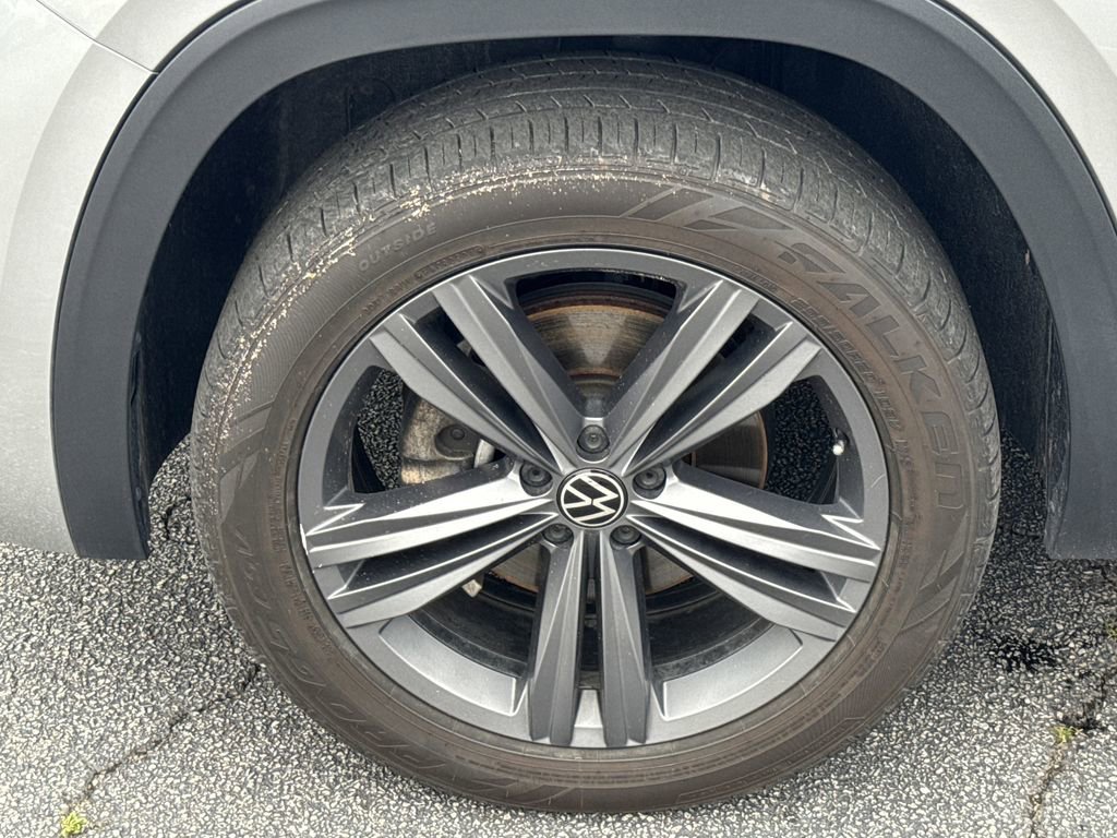 Used 2021 Volkswagen Atlas Cross Sport SE FWD image 11