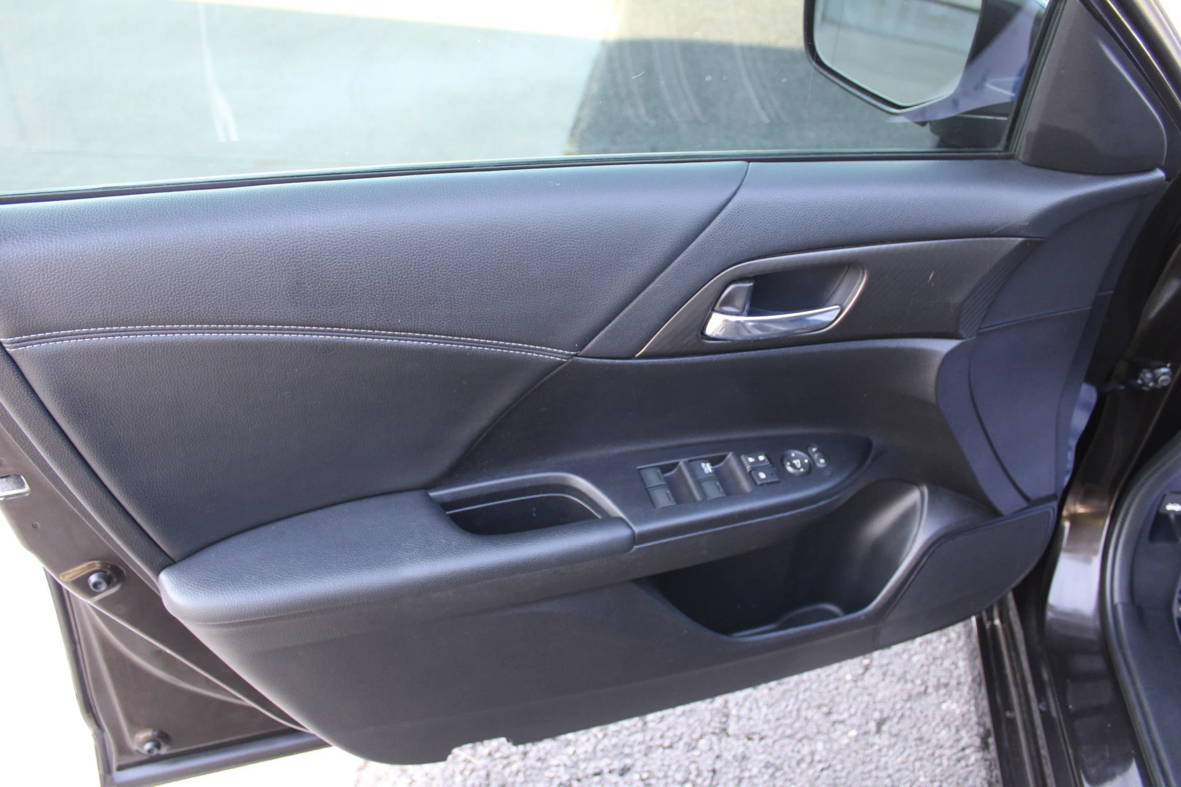 Used 2016 Honda Accord Sport image 13