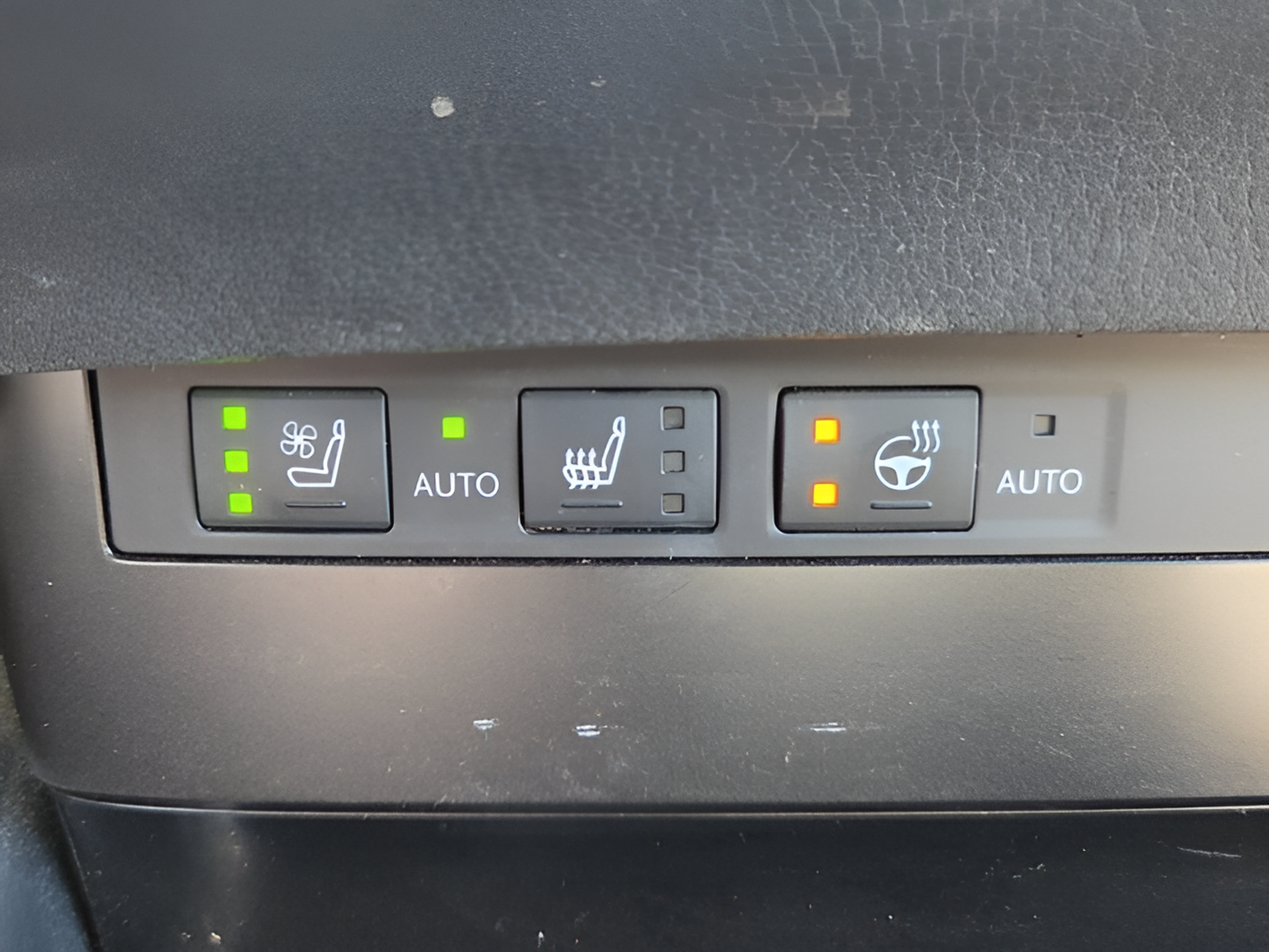 Used 2023 Lexus ES 300h w/ Premium Package FWD image 18