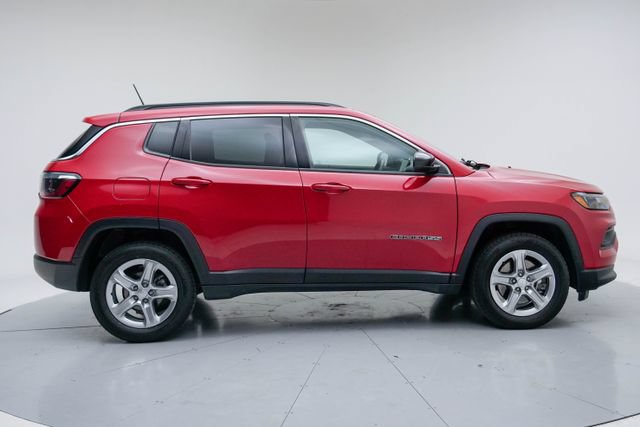 Used 2024 Jeep Compass Latitude AWD/4WD image 9