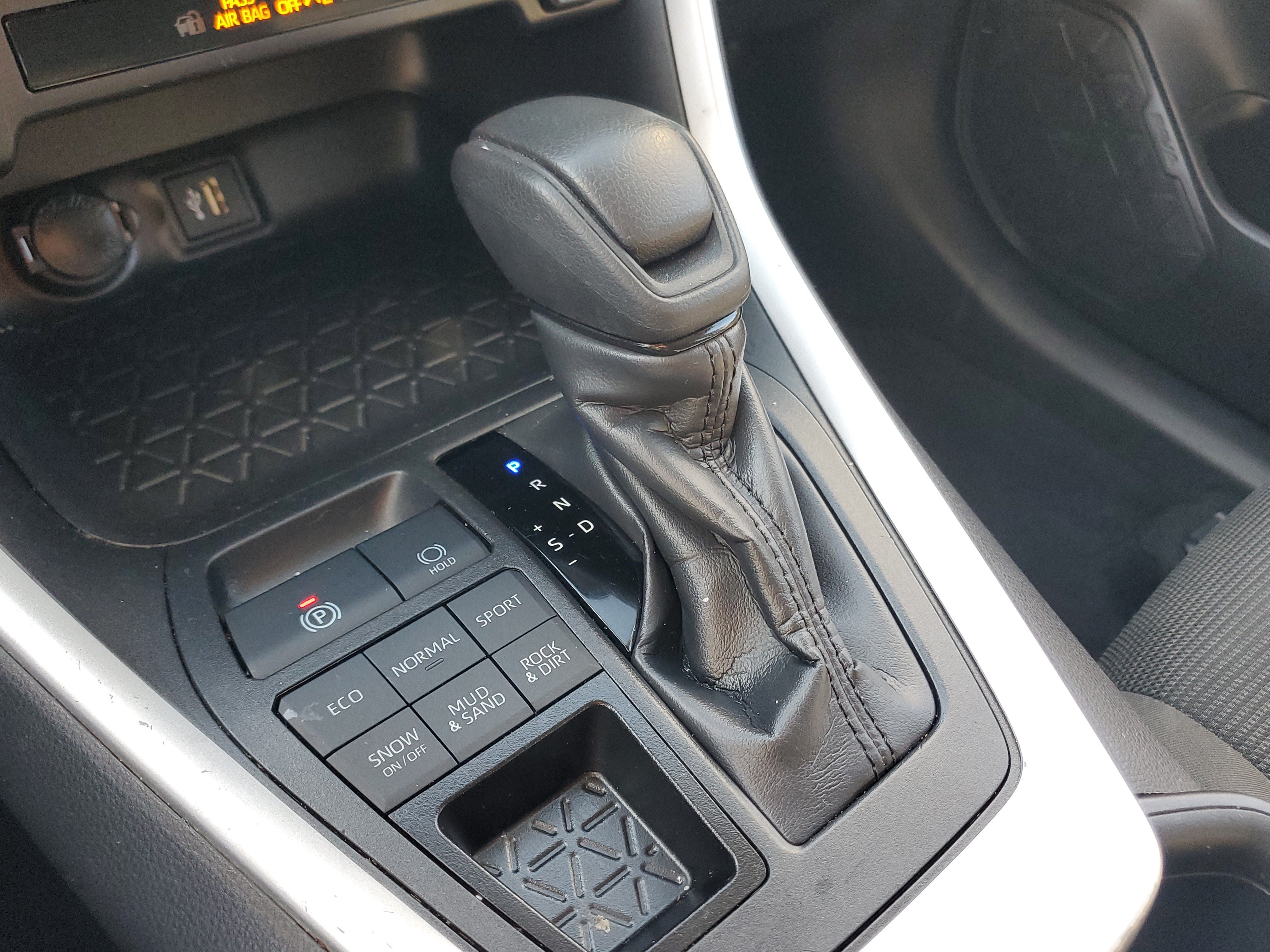 Certified 2025 Toyota RAV4 LE AWD/4WD image 30