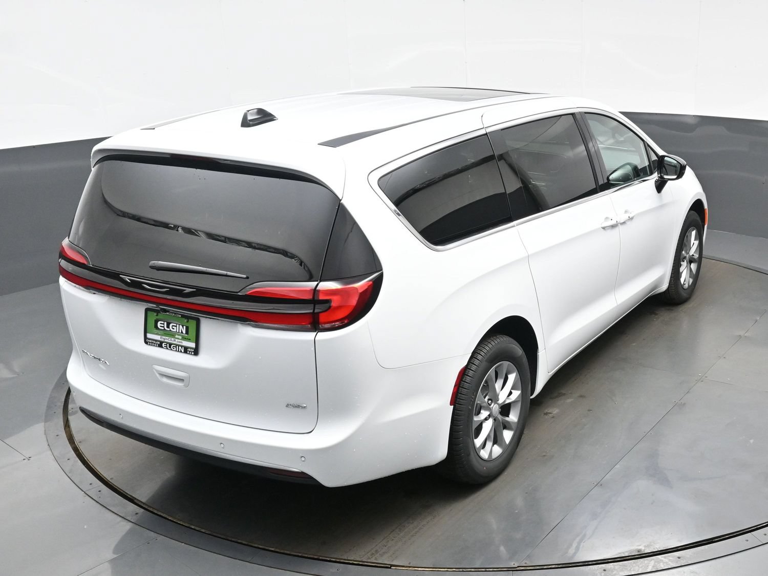 New 2027 Chrysler Pacifica Select AWD/4WD image 26