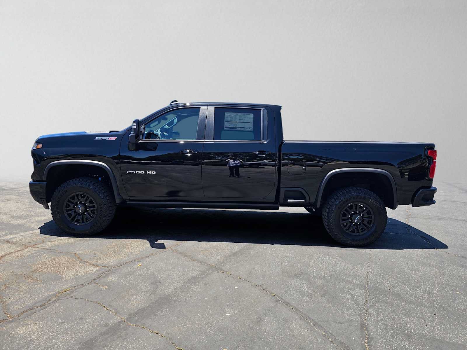 New 2026 Chevrolet Silverado 2500 ZR2 AWD/4WD image 7