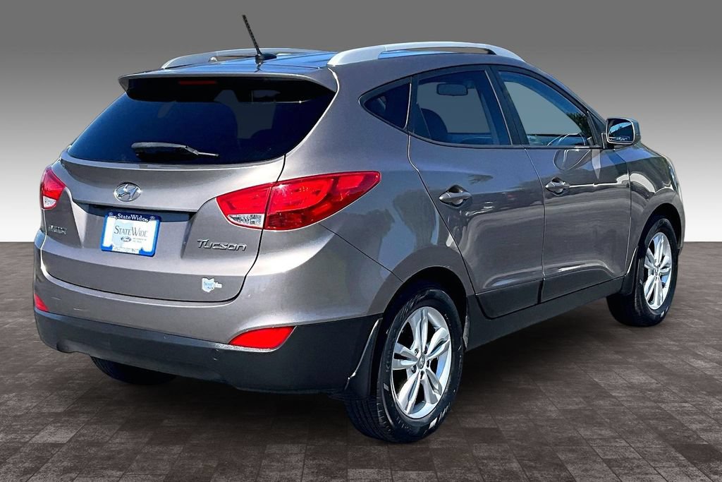 Used 2011 Hyundai Tucson GLS w/ Navigation Pkg 2 FWD image 28
