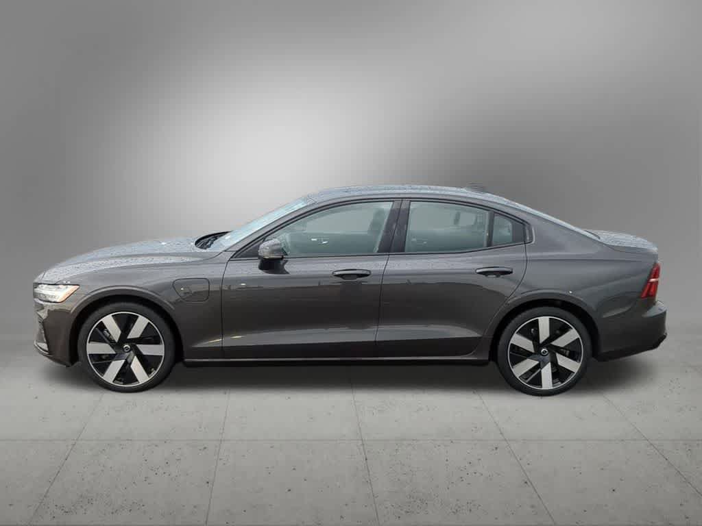 Certified 2025 Volvo S60 T8 Plus AWD/4WD image 3