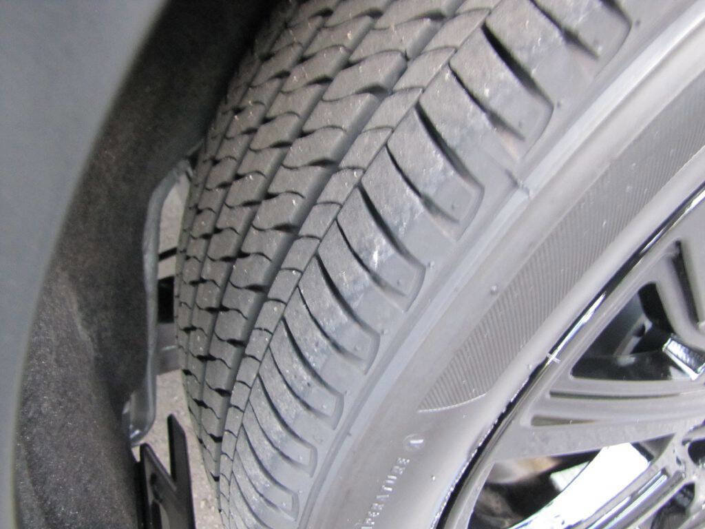 Used 2024 Nissan Kicks SR image 32