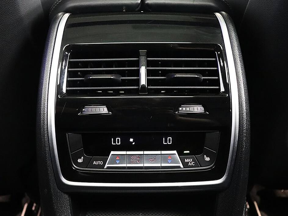 Used 2019 BMW X7 xDrive50i w/ Premium Package AWD/4WD image 28