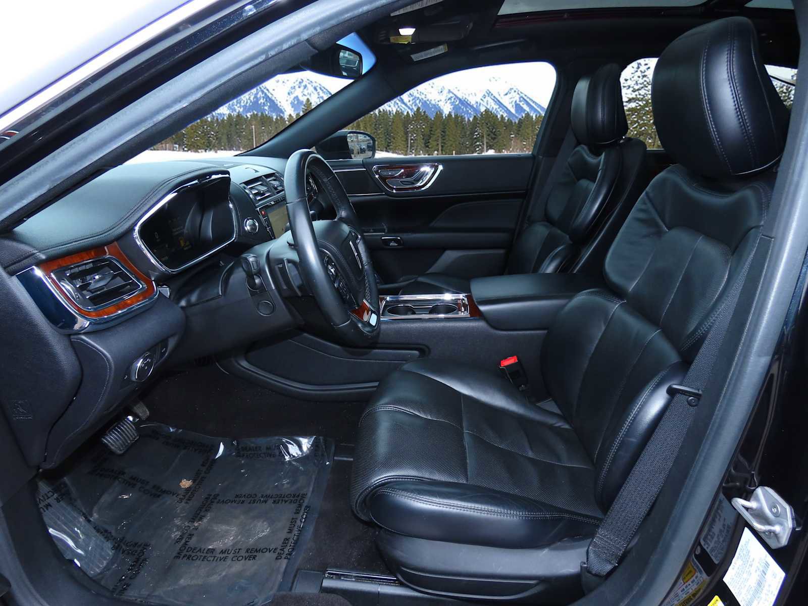 Used 2019 Lincoln Continental Select image 14