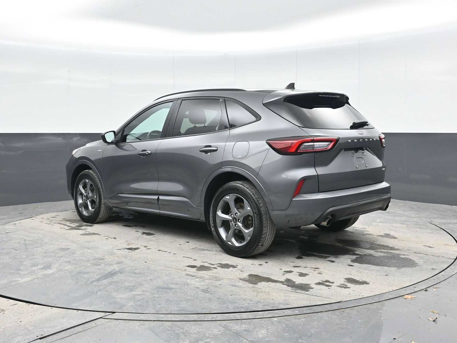 Used 2024 Ford Escape ST-Line AWD/4WD image 2