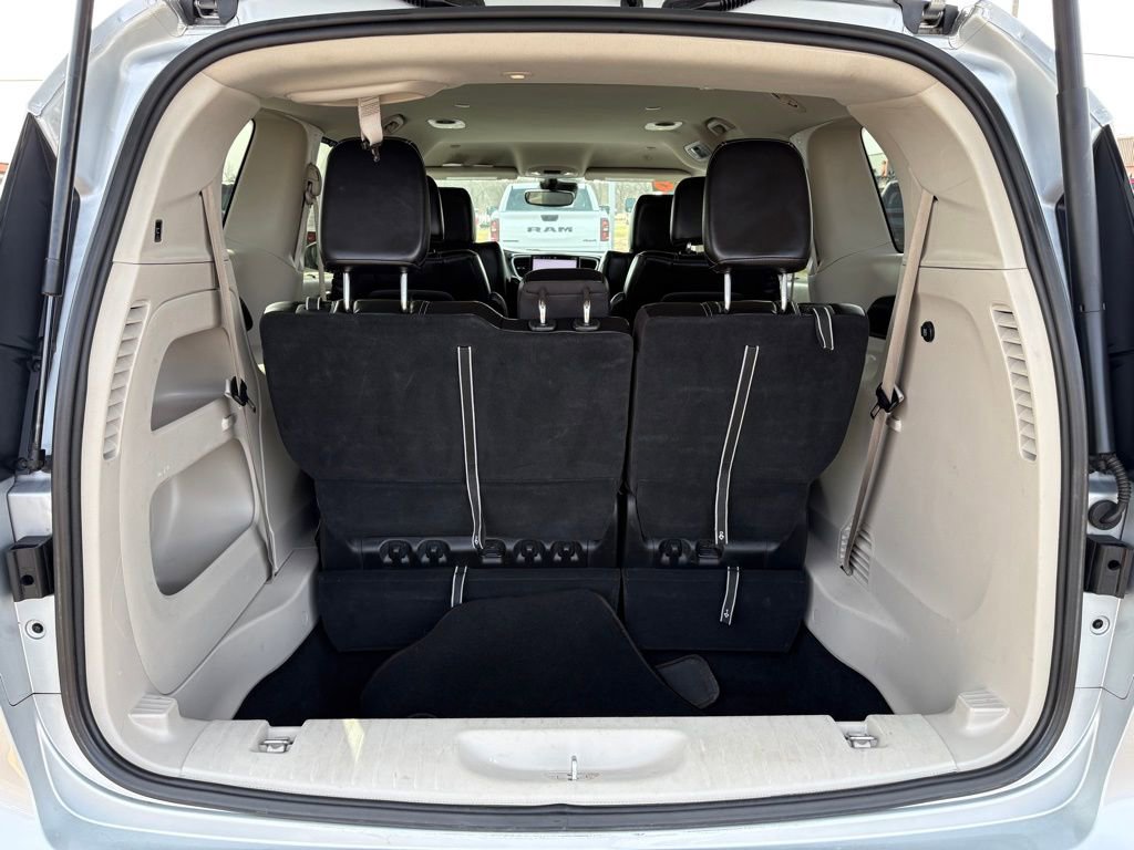 Certified 2023 Chrysler Pacifica Touring-L FWD image 7