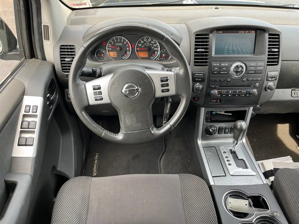 Used 2012 Nissan Pathfinder SV AWD/4WD image 26