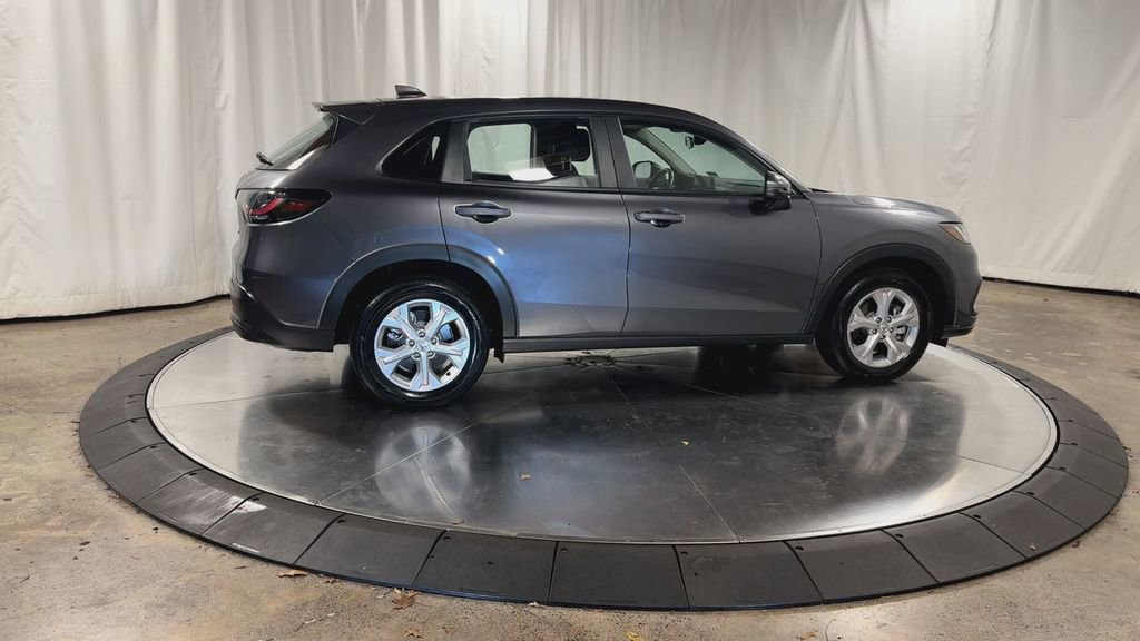 Used 2023 Honda HR-V LX image 2