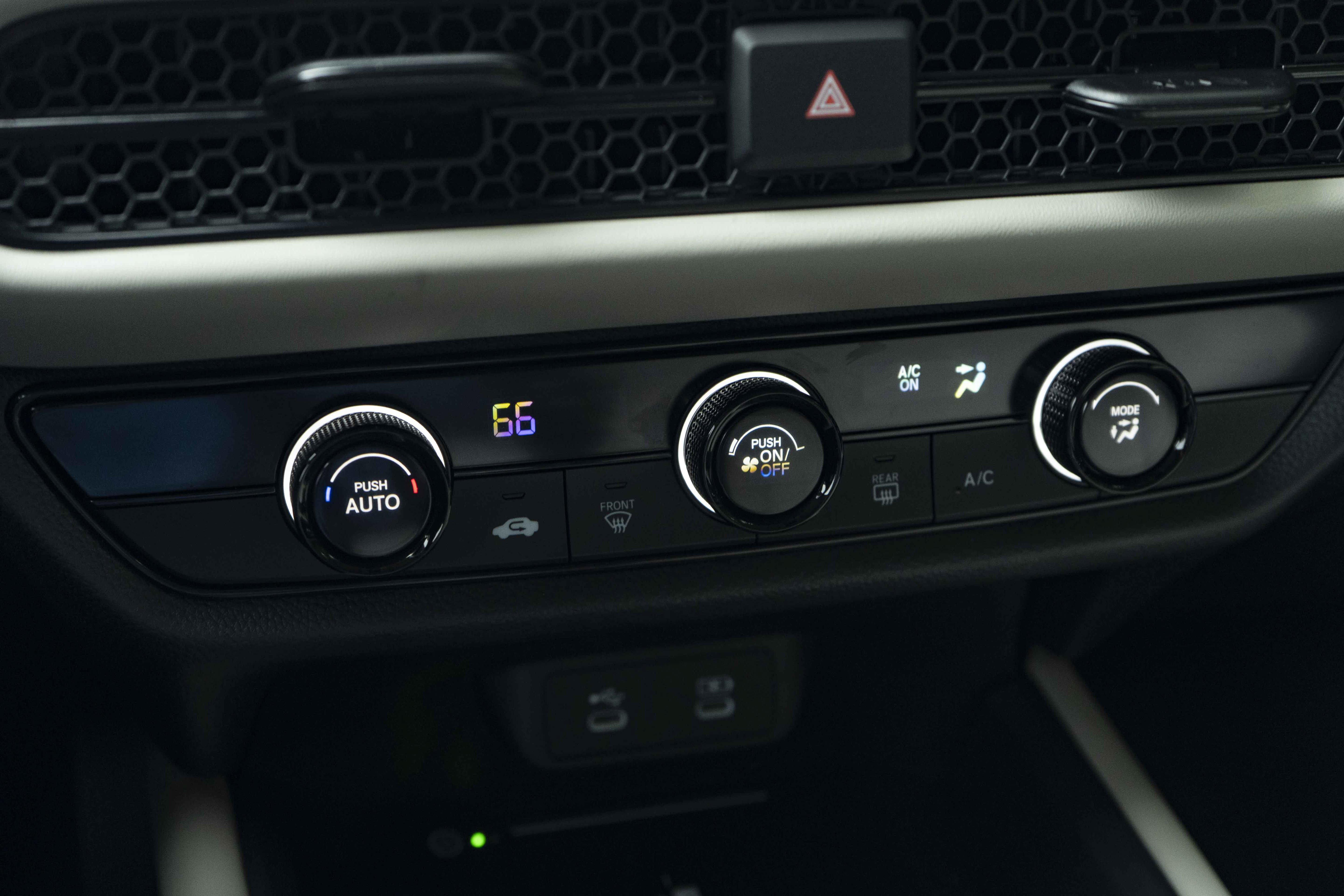 Certified 2026 Honda HR-V LX image 32
