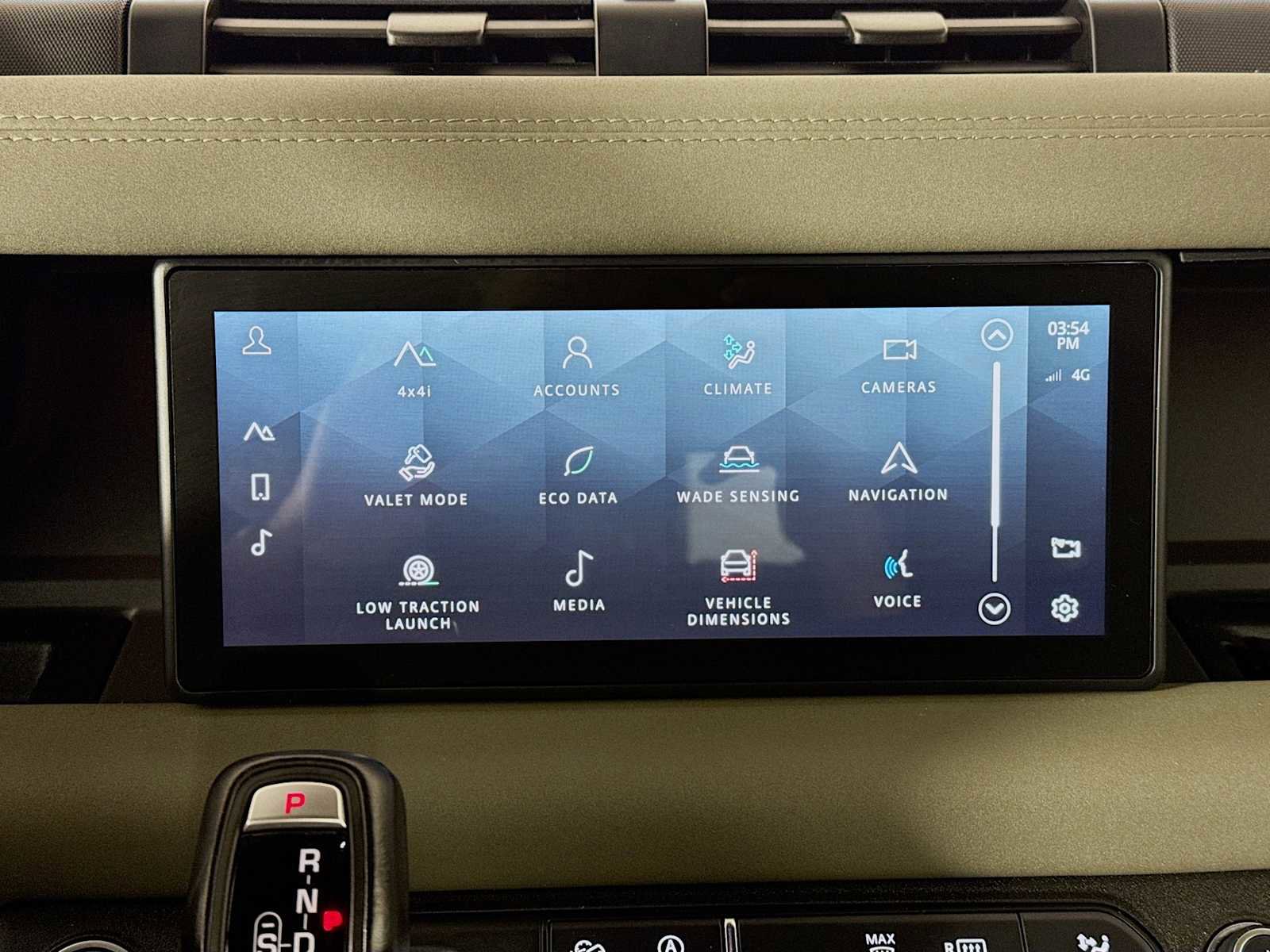 Used 2021 Land Rover Defender 90 X-Dynamic S image 13