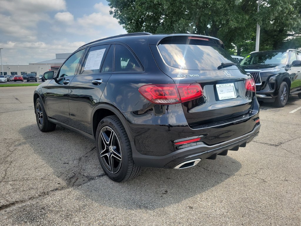 Used 2021 Mercedes-Benz GLC 300 4MATIC image 3