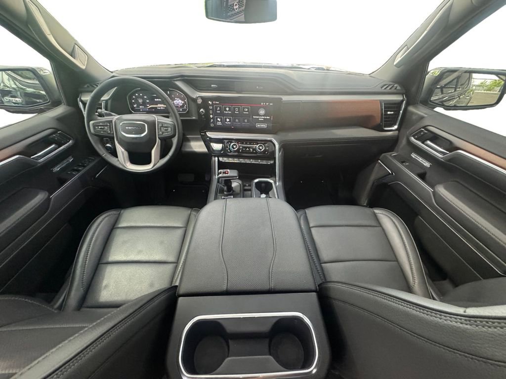 Used 2025 GMC Sierra 1500 Denali AWD/4WD image 12