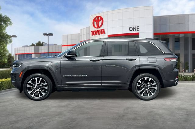 Used 2023 Jeep Grand Cherokee Overland w/ Advanced Protech Group III AWD/4WD image 8