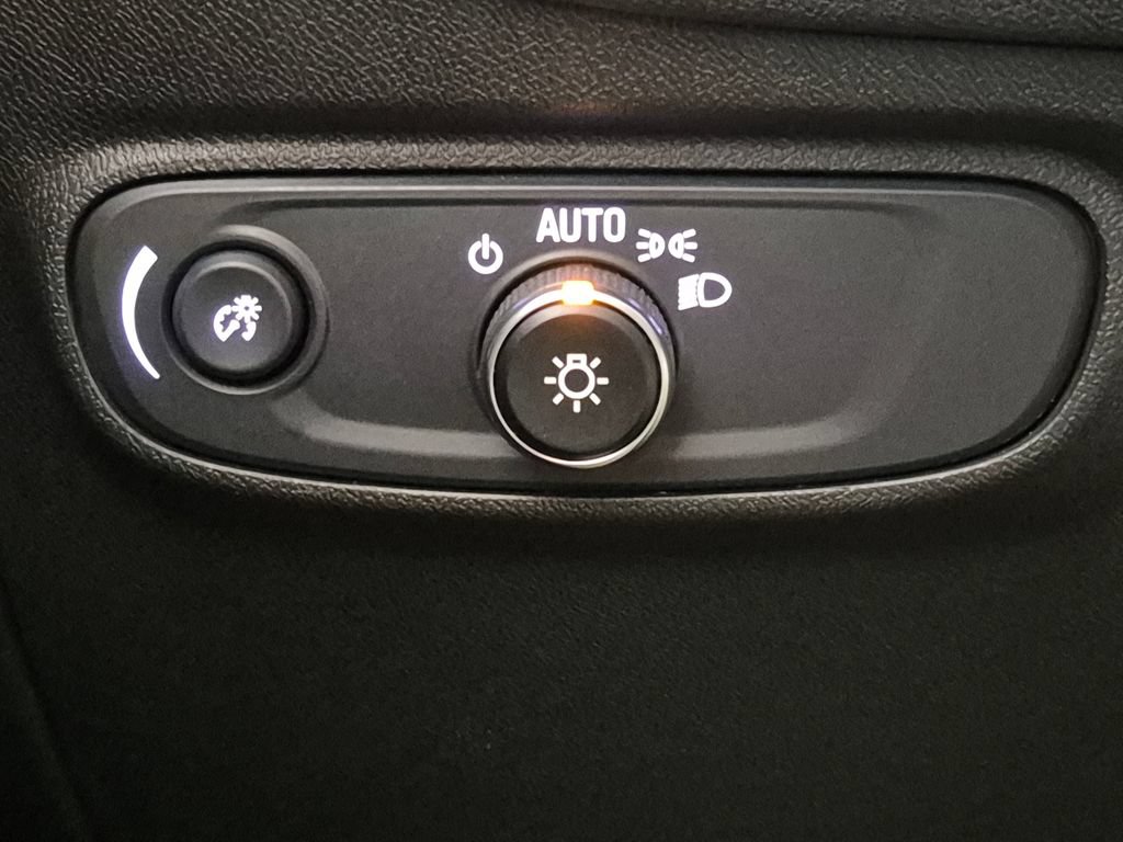 Certified 2024 Chevrolet Equinox LT FWD image 19