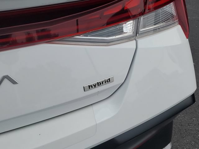 Used 2025 Hyundai Elantra Limited FWD image 7
