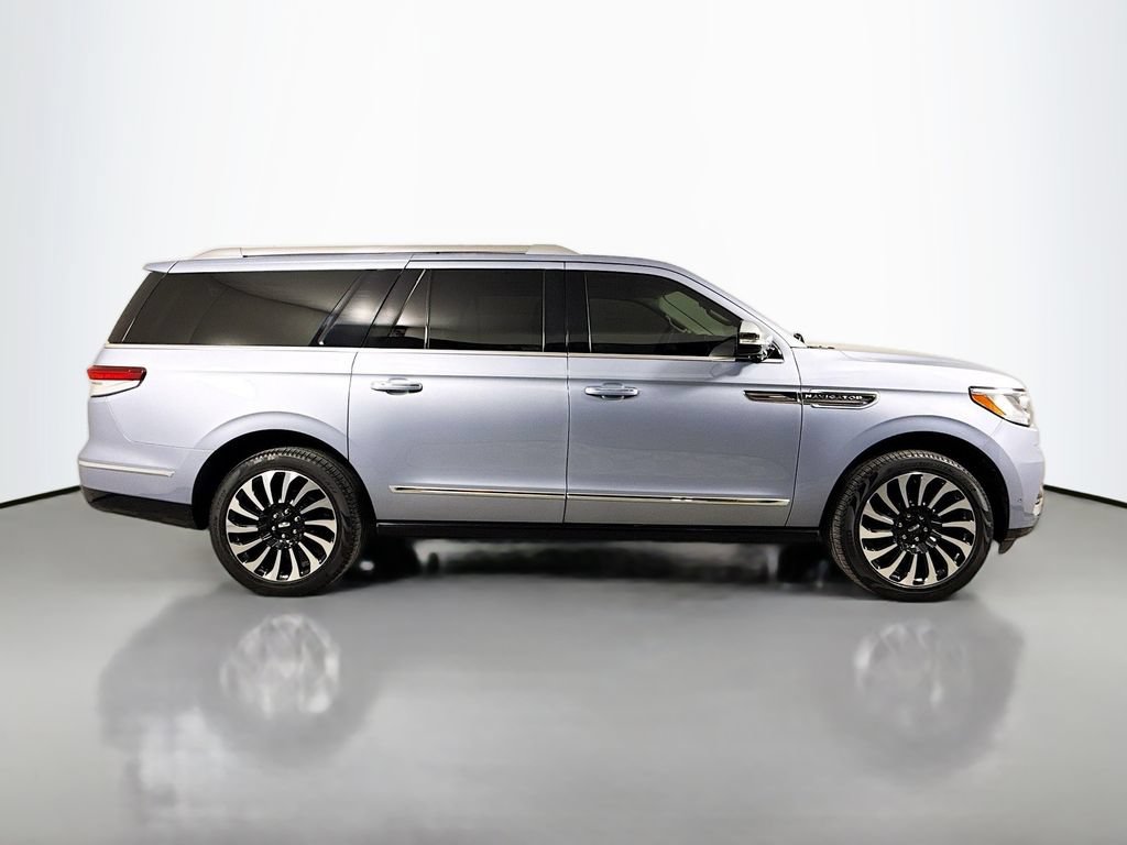 Used 2023 Lincoln Navigator L Black Label AWD/4WD image 4