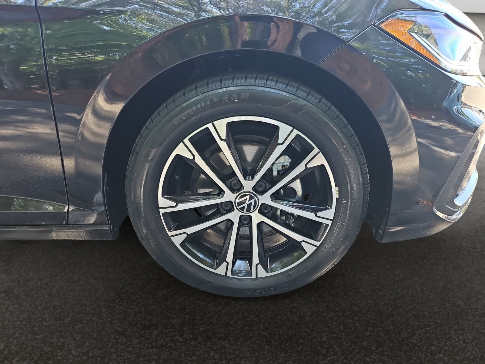 Used 2025 Volkswagen Jetta Sport FWD image 39