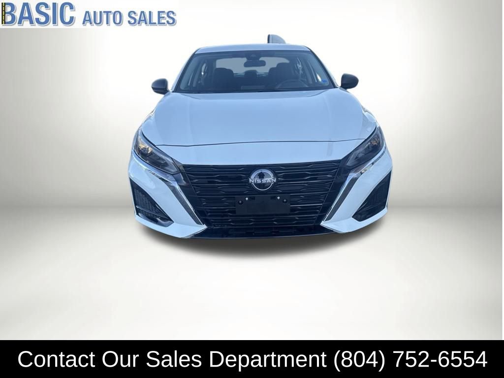 Used 2025 Nissan Altima 2.5 SV image 3
