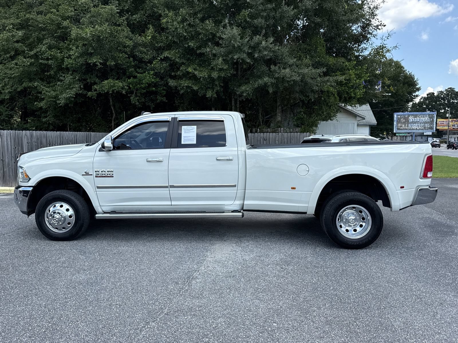 Used 2017 RAM 3500 Laramie AWD/4WD image 2