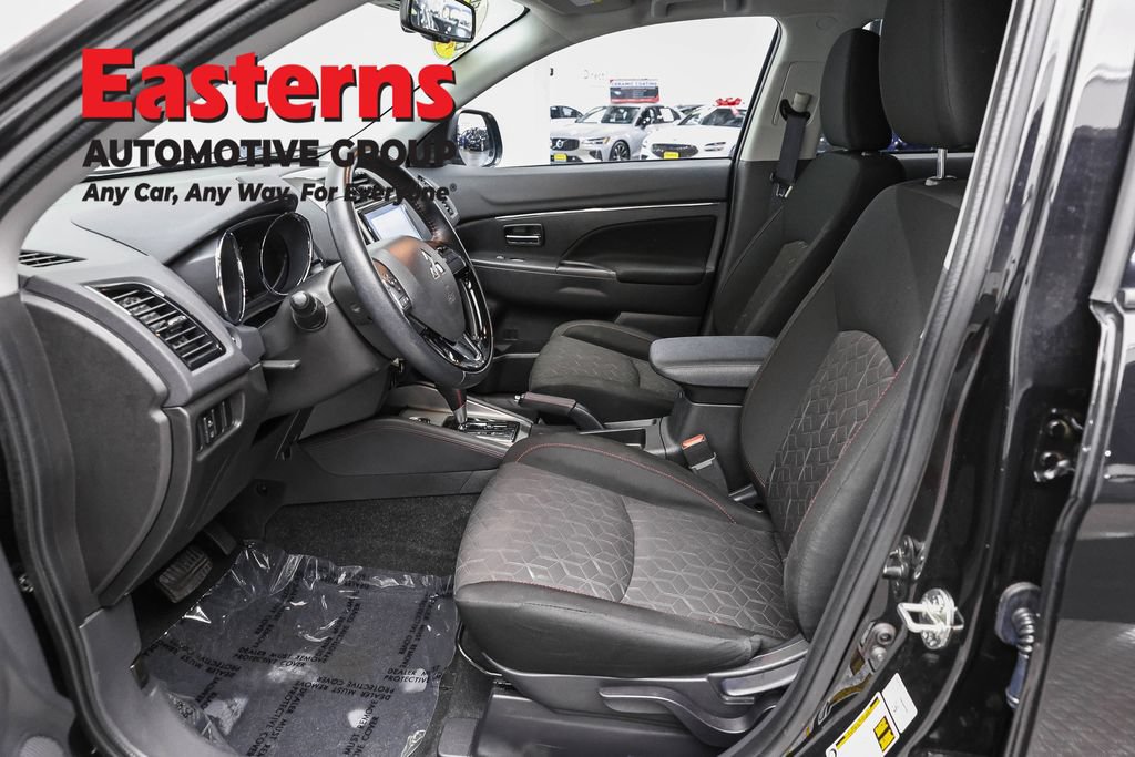 Used 2025 Mitsubishi Outlander Sport LE AWD/4WD image 16