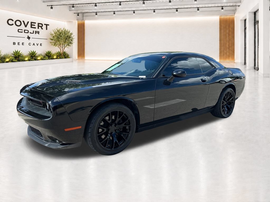 Used 2015 Dodge Challenger R/T Plus RWD image 4
