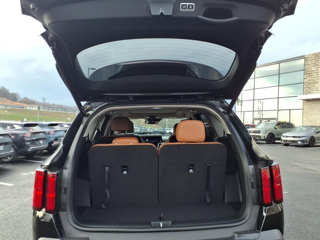 Certified 2023 Kia Sorento SX Prestige image 18