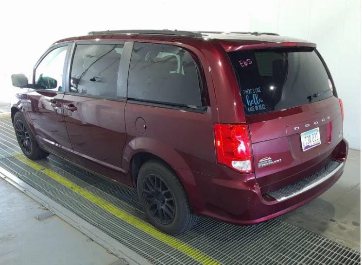Used 2018 Dodge Grand Caravan GT FWD image 3