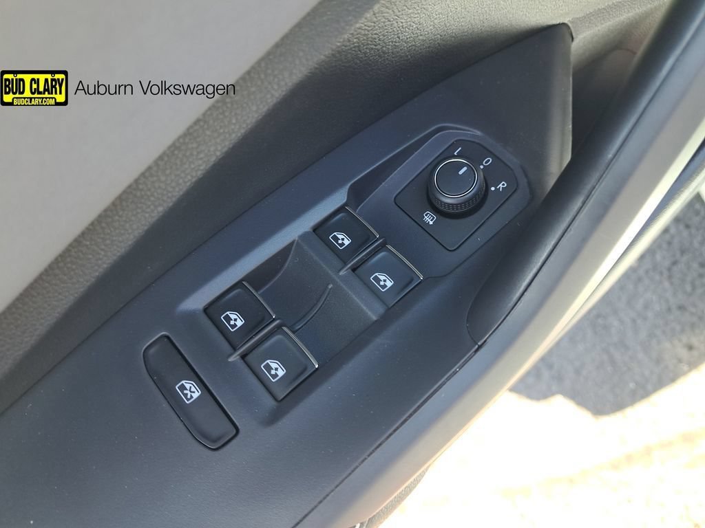 New 2026 Volkswagen Jetta SE FWD image 34