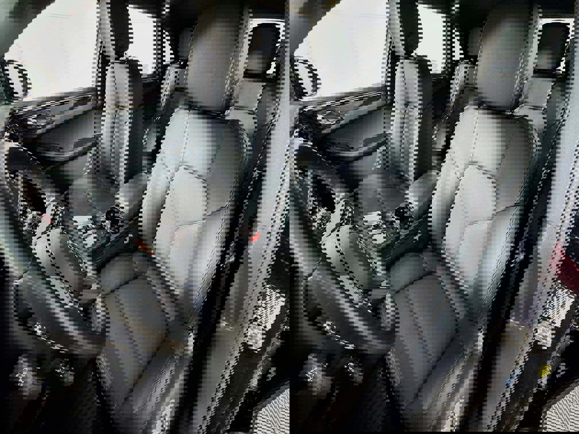 Used 2024 Porsche Macan image 16