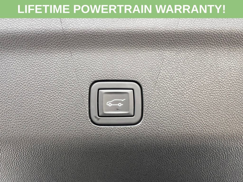 Used 2024 Chevrolet Suburban RST w/ Luxury Package image 16