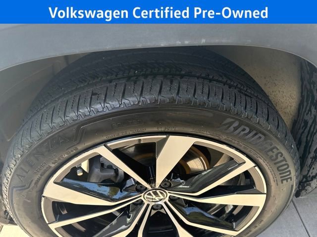 Certified 2024 Volkswagen Atlas SEL Premium R-Line image 31