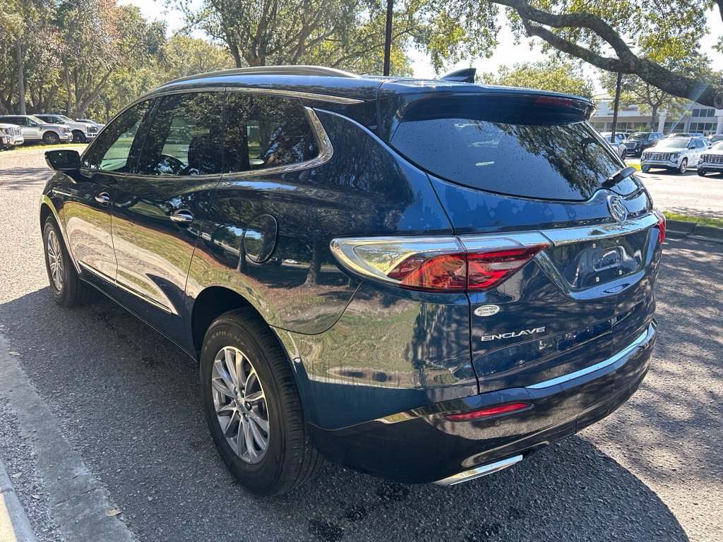 Used 2024 Buick Enclave Essence w/ Sound and Sites Package FWD image 8