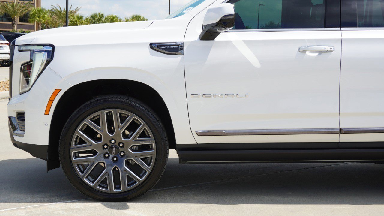 Used 2025 GMC Yukon Denali Ultimate image 10