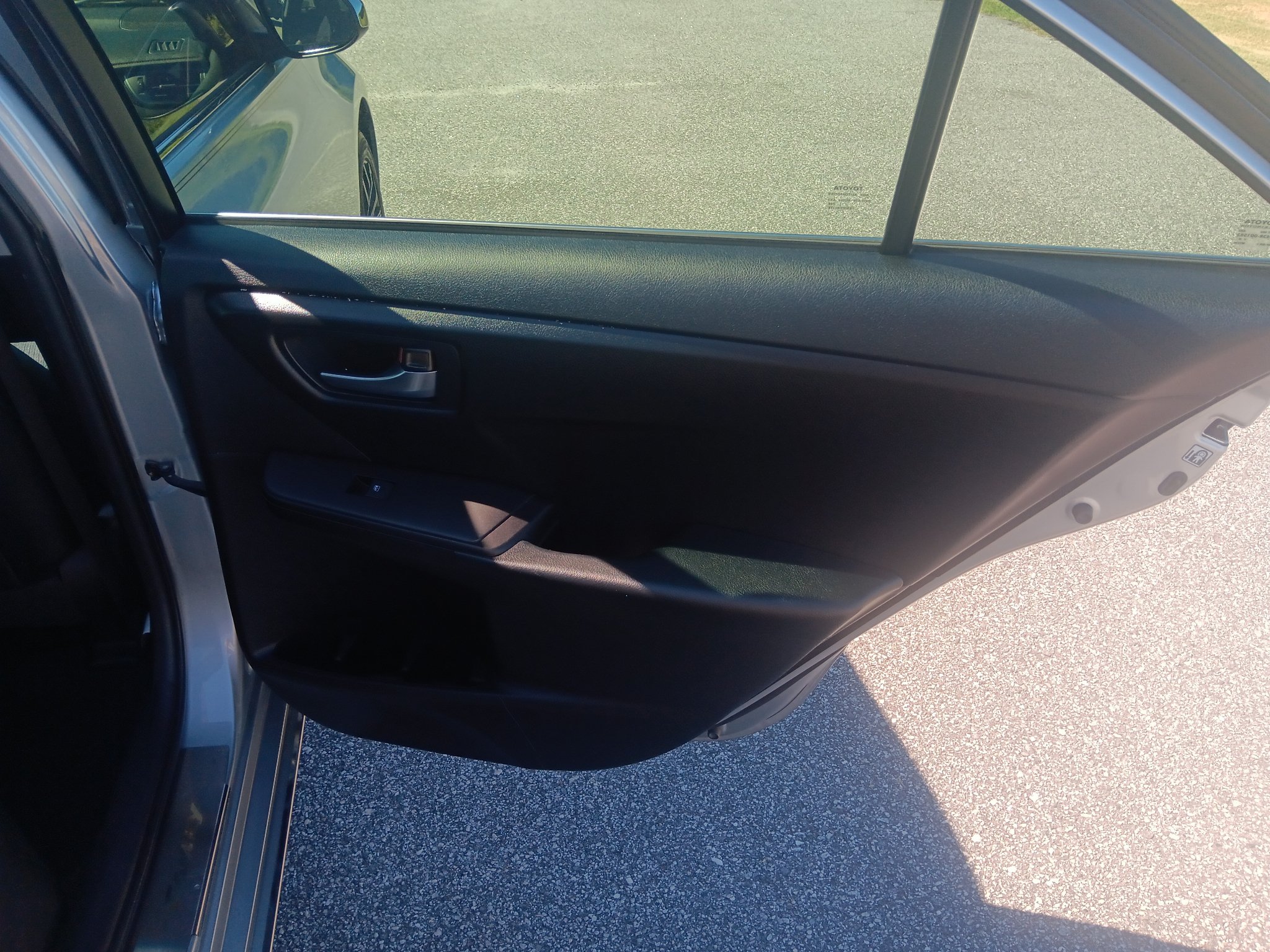 Used 2015 Toyota Camry SE FWD image 23