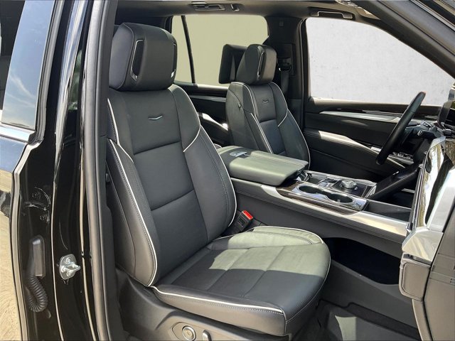 Used 2025 Cadillac Escalade Premium Luxury RWD image 9