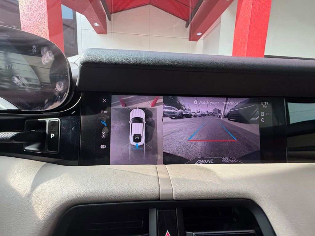 Used 2022 Porsche Taycan image 18