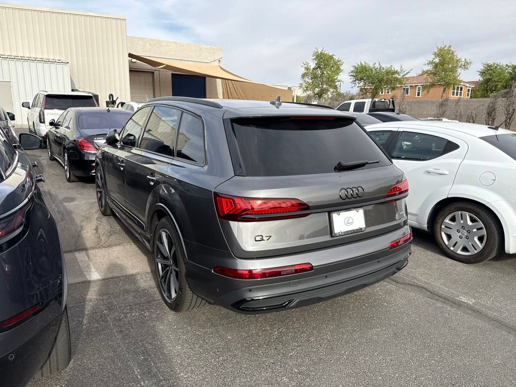Used 2023 Audi Q7 3.0T Prestige AWD/4WD image 2