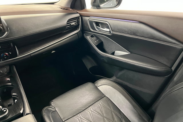 Used 2023 Nissan Rogue Platinum image 10