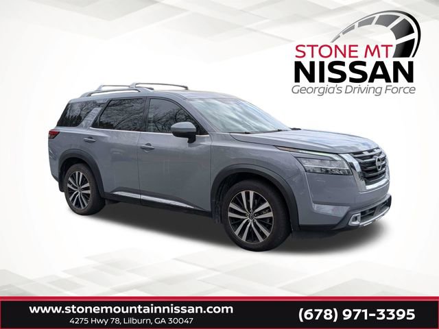 Used 2024 Nissan Pathfinder Platinum image 1