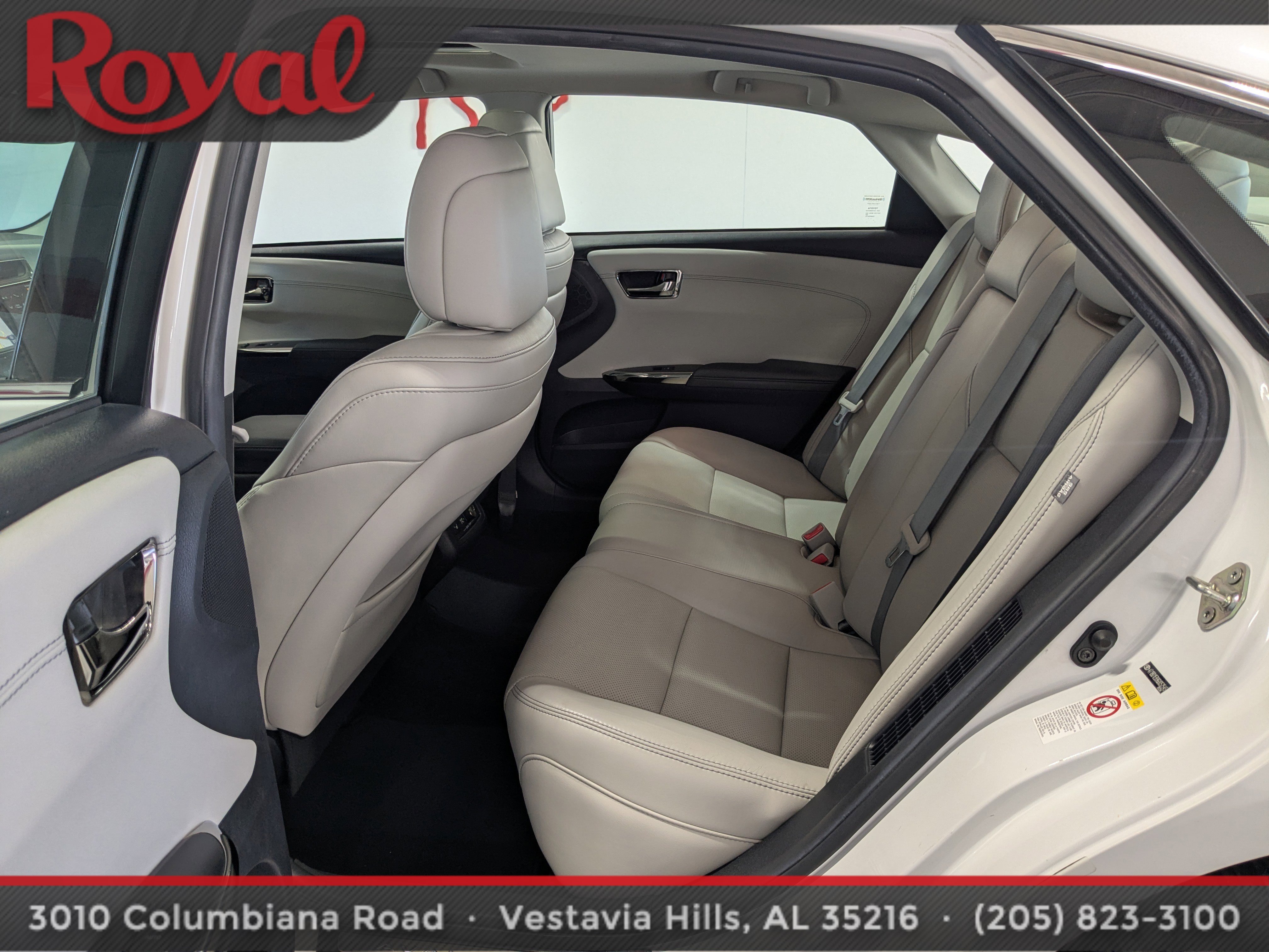 Used 2016 Toyota Avalon Limited image 13