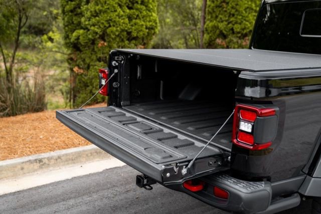 Used 2022 Jeep Gladiator Rubicon w/ LED Lighting Group AWD/4WD image 23